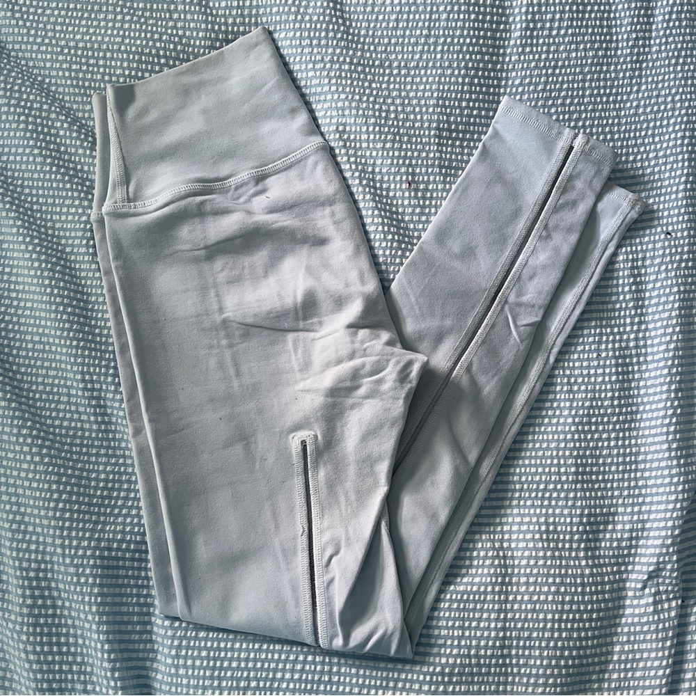 ALO YOGA DASH LEGGINGS - Picture 2 of 6